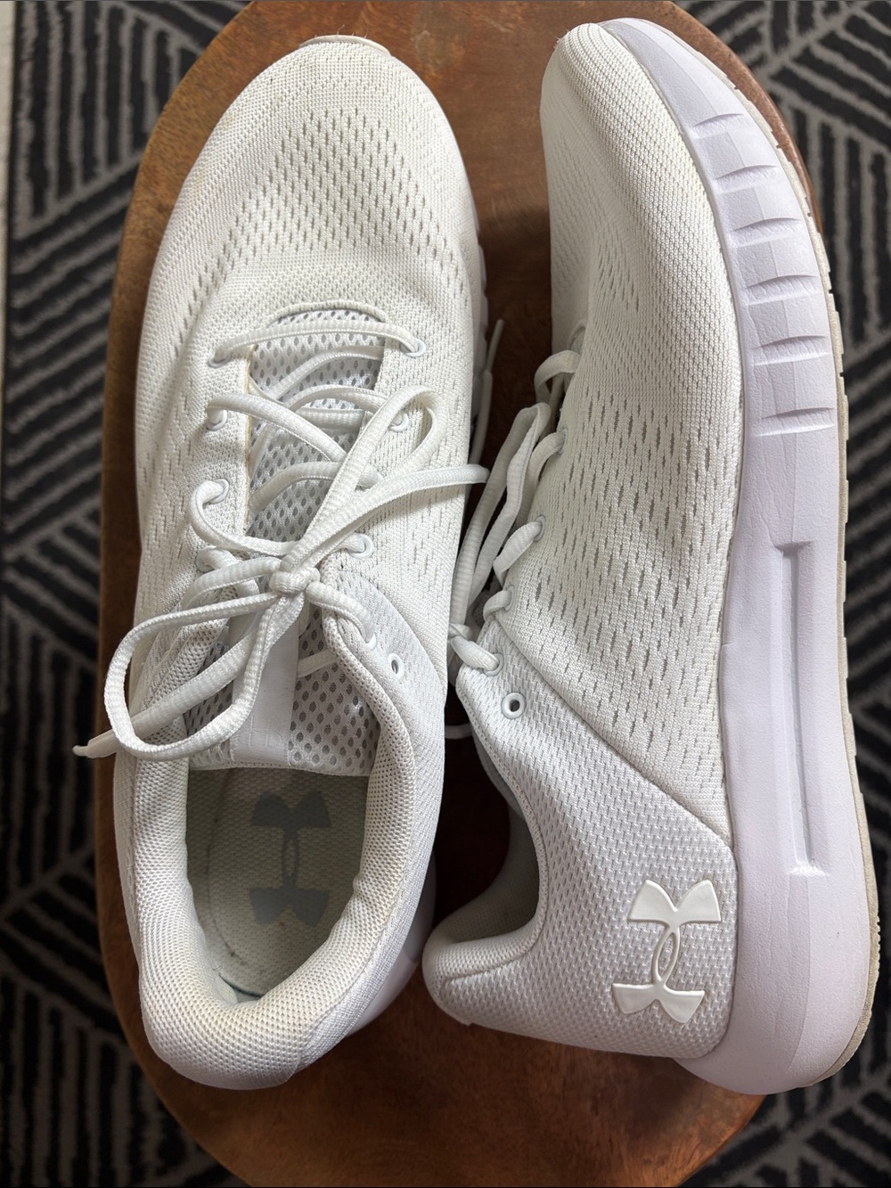 Under Armour All-White Men’s Knit Training Sneakers size 11